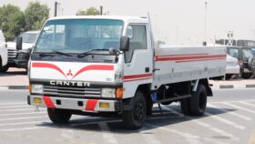Mitsubishi Fuso Fighter 30 white