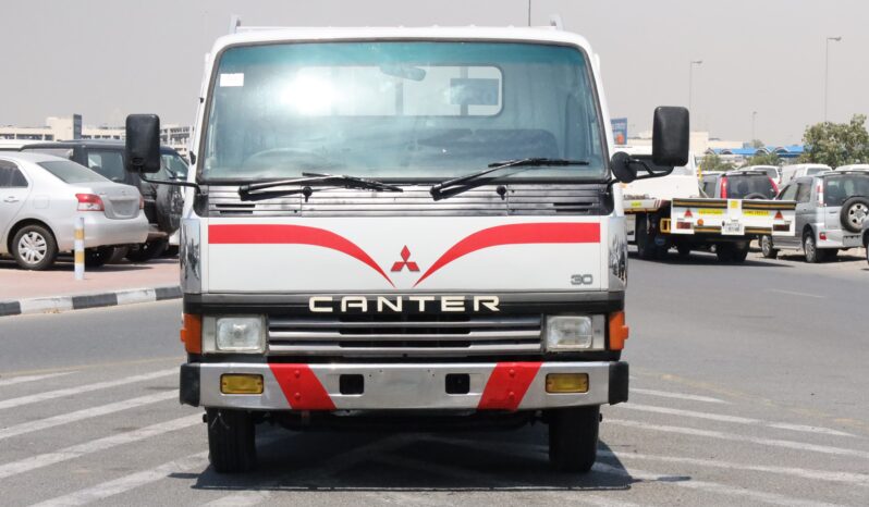 
								Mitsubishi Fuso Fighter 30 white full									