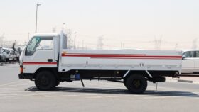 Mitsubishi Fuso Fighter 30 white