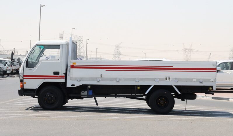 
								Mitsubishi Fuso Fighter 30 white full									