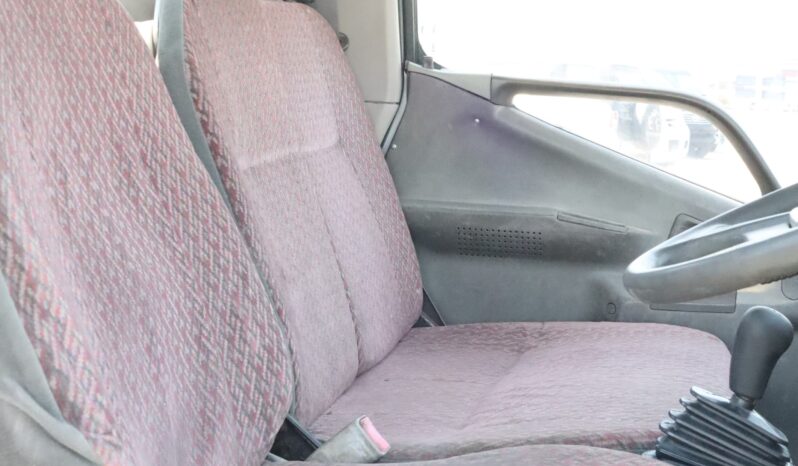 
								Mitsubishi Canter Chrome Edition full									