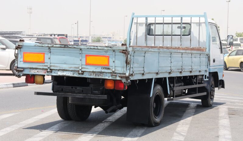 
								Mitsubishi Canter 2D Flatbed Truck full									