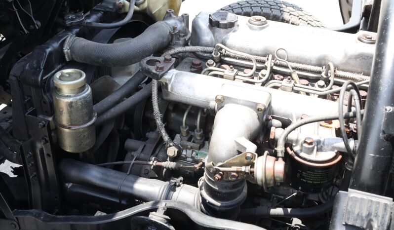 
								Mitsubishi Canter 2D Flatbed Truck full									