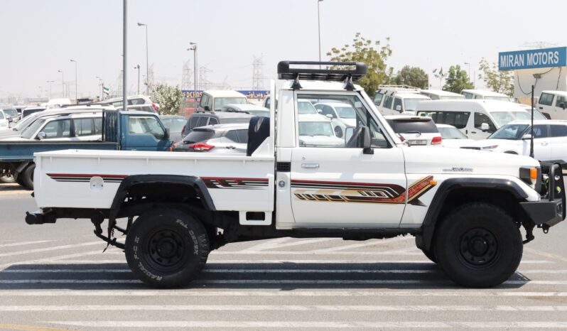 
								Toyota Land Cruiser Pickup – Modified Off-Road Edition full									