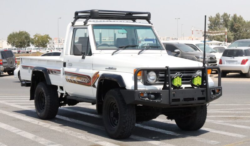 
								Toyota Land Cruiser Pickup – Modified Off-Road Edition full									