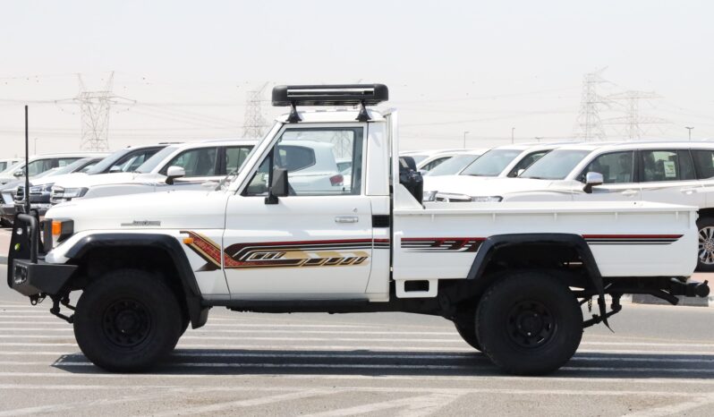 
								Toyota Land Cruiser Pickup – Modified Off-Road Edition full									