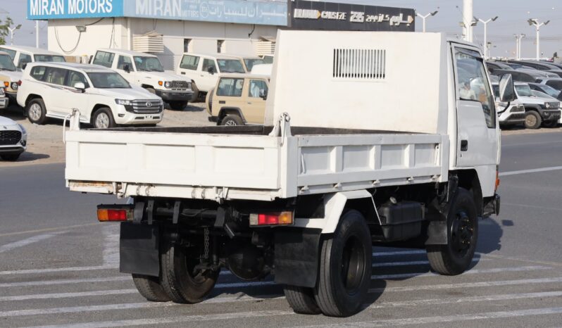 
								Mitsubishi Canter 2.0 Ton Flatbed Truck full									