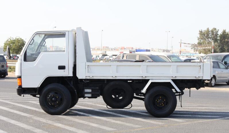 
								Mitsubishi Canter 2.0 Ton Flatbed Truck full									