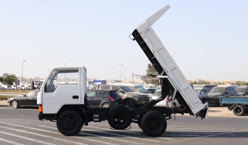 
								Mitsubishi Canter 2.0 Ton Flatbed Truck full									