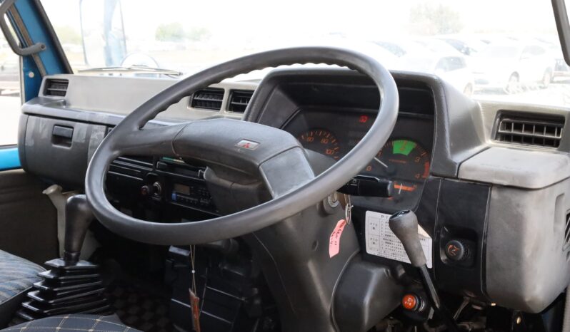 
								Mitsubishi Canter 2.0  Blue (4WD) full									