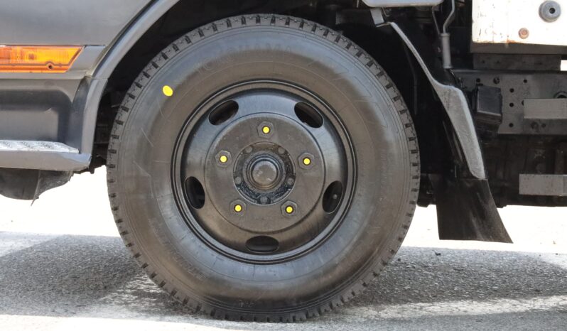 
								Mitsubishi Canter full									