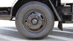 
										Mitsubishi Canter white long Truck full									