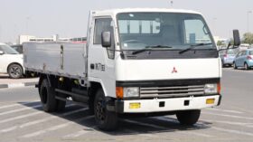 Mitsubishi Canter white long Truck
