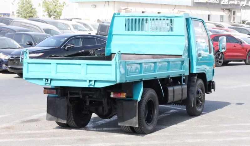 
								Toyota Dyna light-duty full									