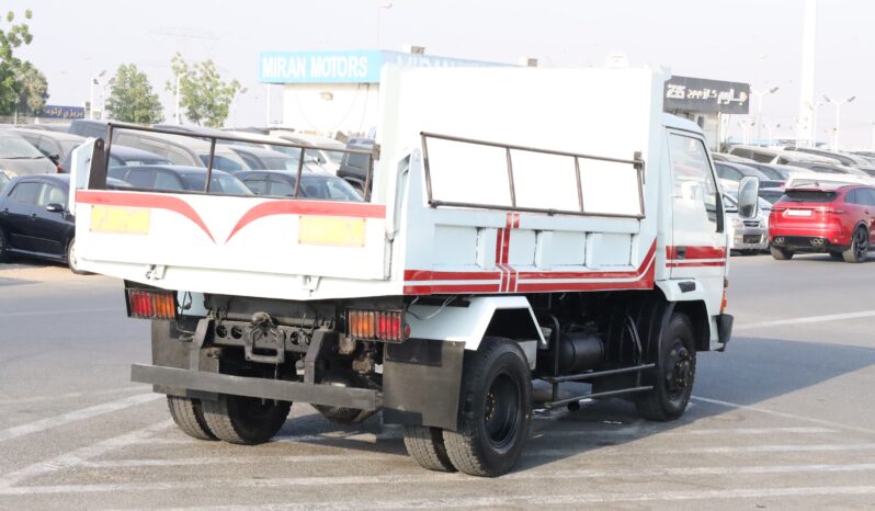 
								Mitsubishi Fuso Menon Red full									