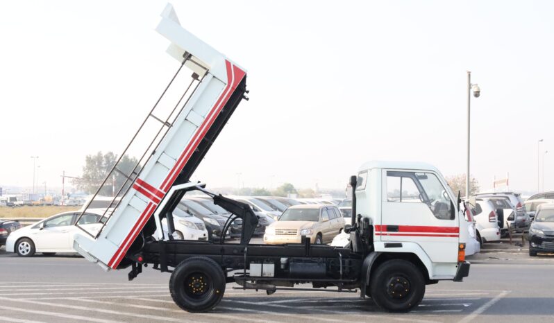 
								Mitsubishi Fuso Menon Red full									