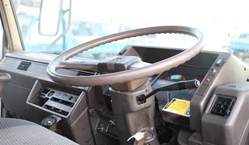 
								Mitsubishi Fuso Fighter full									