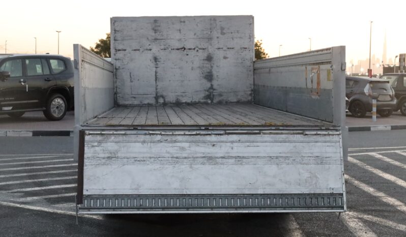 
								Mitsubishi Fuso Fighter full									