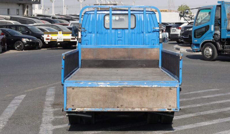 
								Toyota Dyna 200 Blue full									