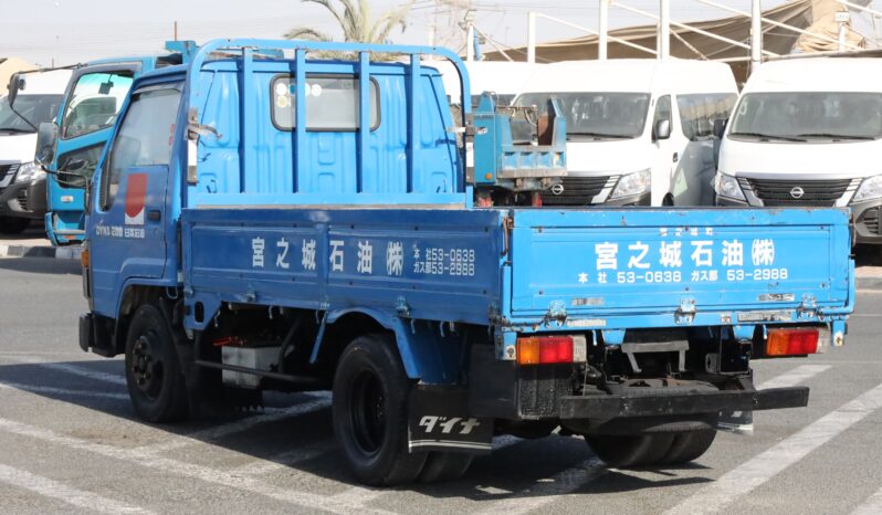 
								Toyota Dyna 200 Blue full									