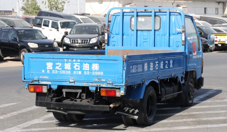 
								Toyota Dyna 200 Blue full									