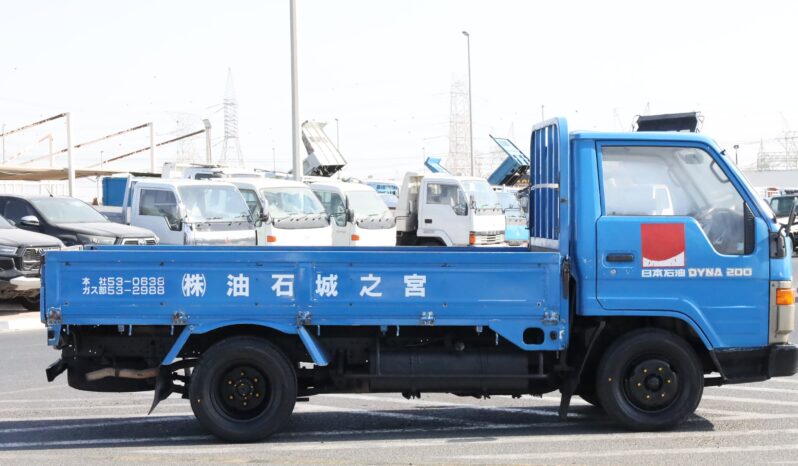 
								Toyota Dyna 200 Blue full									