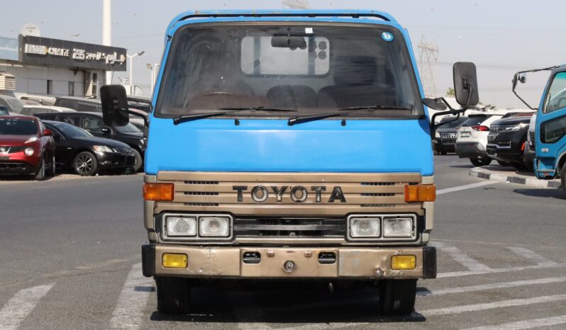 
								Toyota Dyna 200 Blue full									