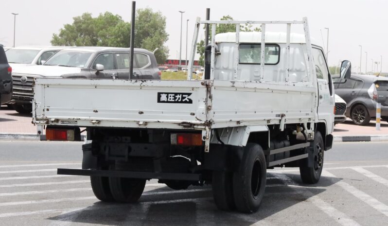 
								Toyota Dyna 4WD full									
