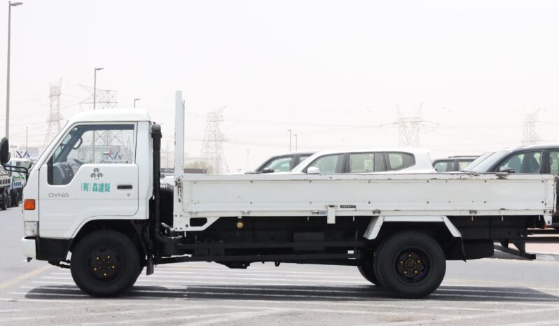 
								Toyota Dyna 4WD full									