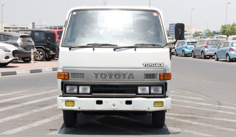 
								Toyota Toyoace full									