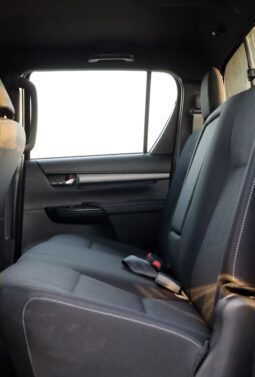 
										TOYOTA HILUX ADVENTURE full									