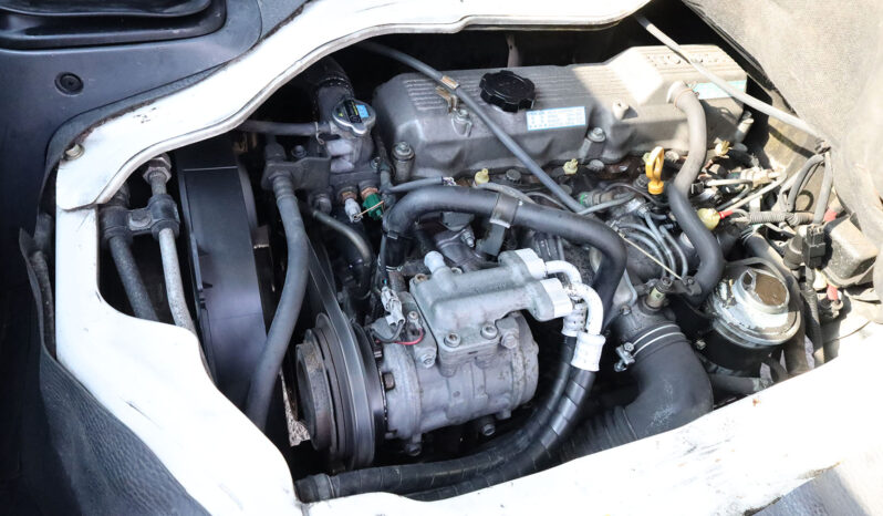 
								TOYOTA DYNA VAN full									