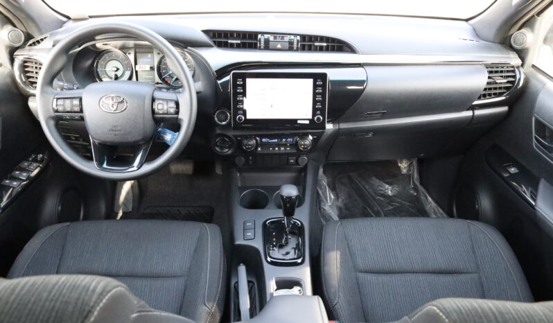 
								TOYOTA HILUX ADVENTURE full									