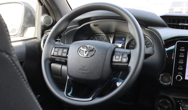 
								TOYOTA HILUX ADVENTURE full									