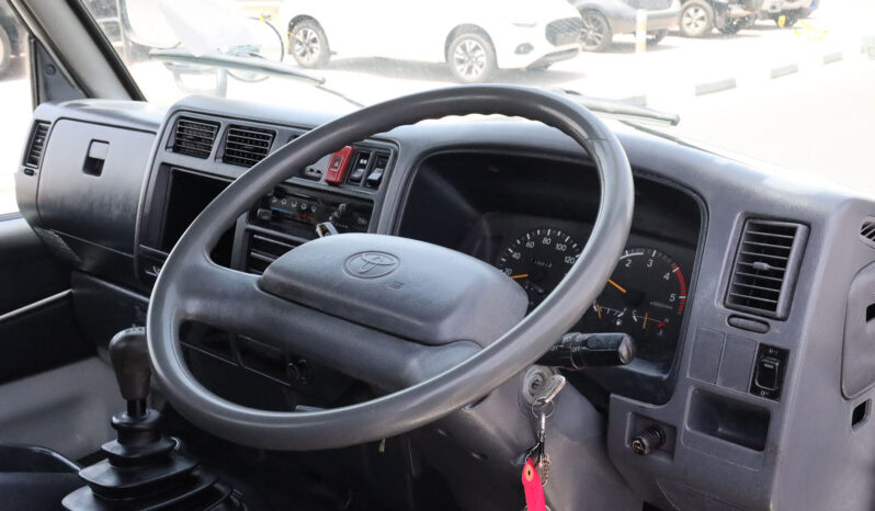 
								TOYOTA DYNA PICKUP full									