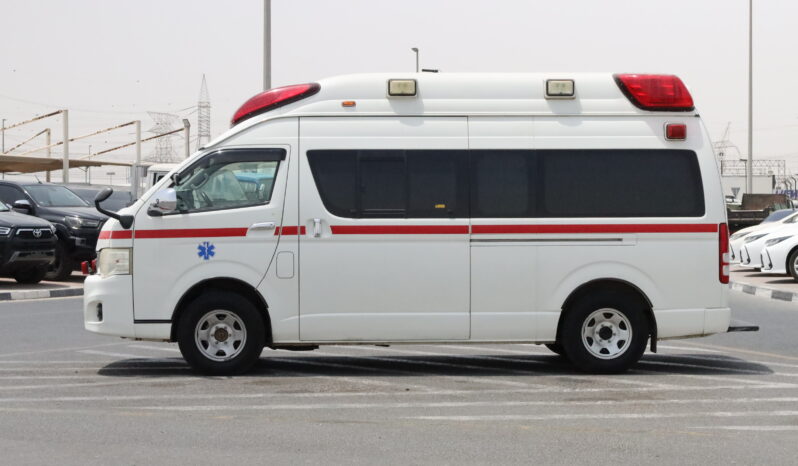 
								TOYOTA HIACE AMBULANCE full									