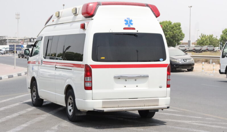 
								TOYOTA HIACE AMBULANCE full									