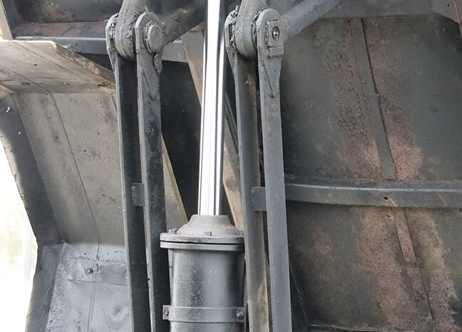 
								MITSUBISHI FUSO DUMPER full									