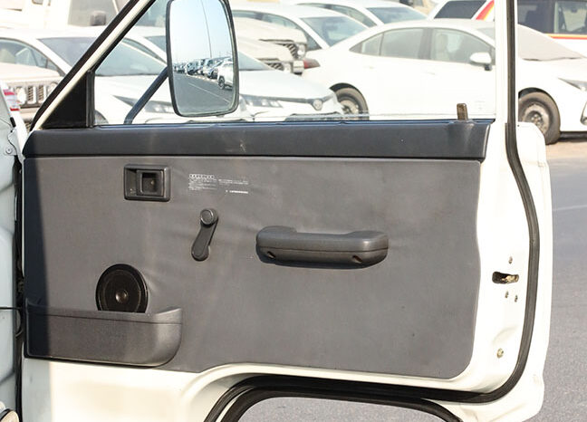 
								TOYOTA TOWNACE PICKUP full									