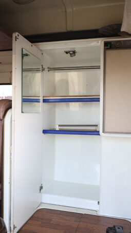
										TOYOTA TOWNACE PICKUP full									