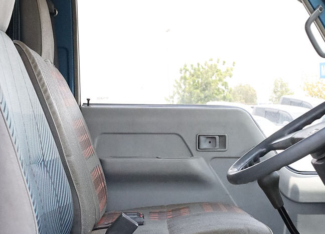 
								MITSUBISHI CANTER PICKUP (TRUCK) full									