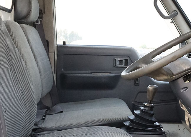 
								TOYOTA DYNA PICKUP full									