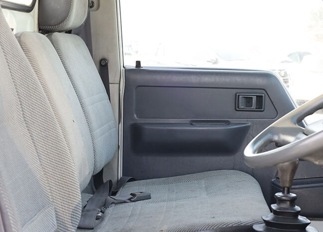 
								TOYOTA DYNA PICKUP (CRAIN) full									