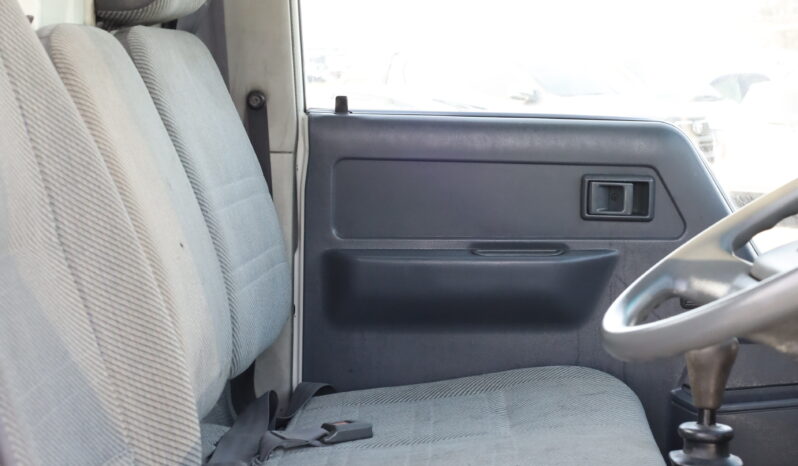 
								TOYOTA DYNA PICKUP full									