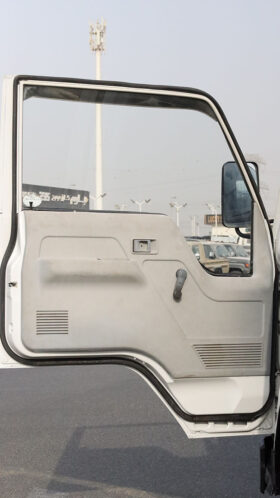 MITSUBISHI CANTER PICKUP (TRUCK)
