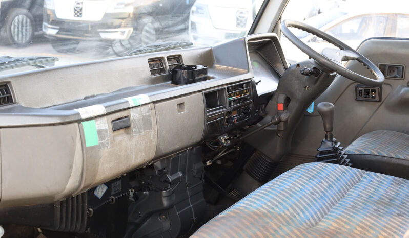 
								MITSUBISHI CANTER PICKUP (TRUCK) full									