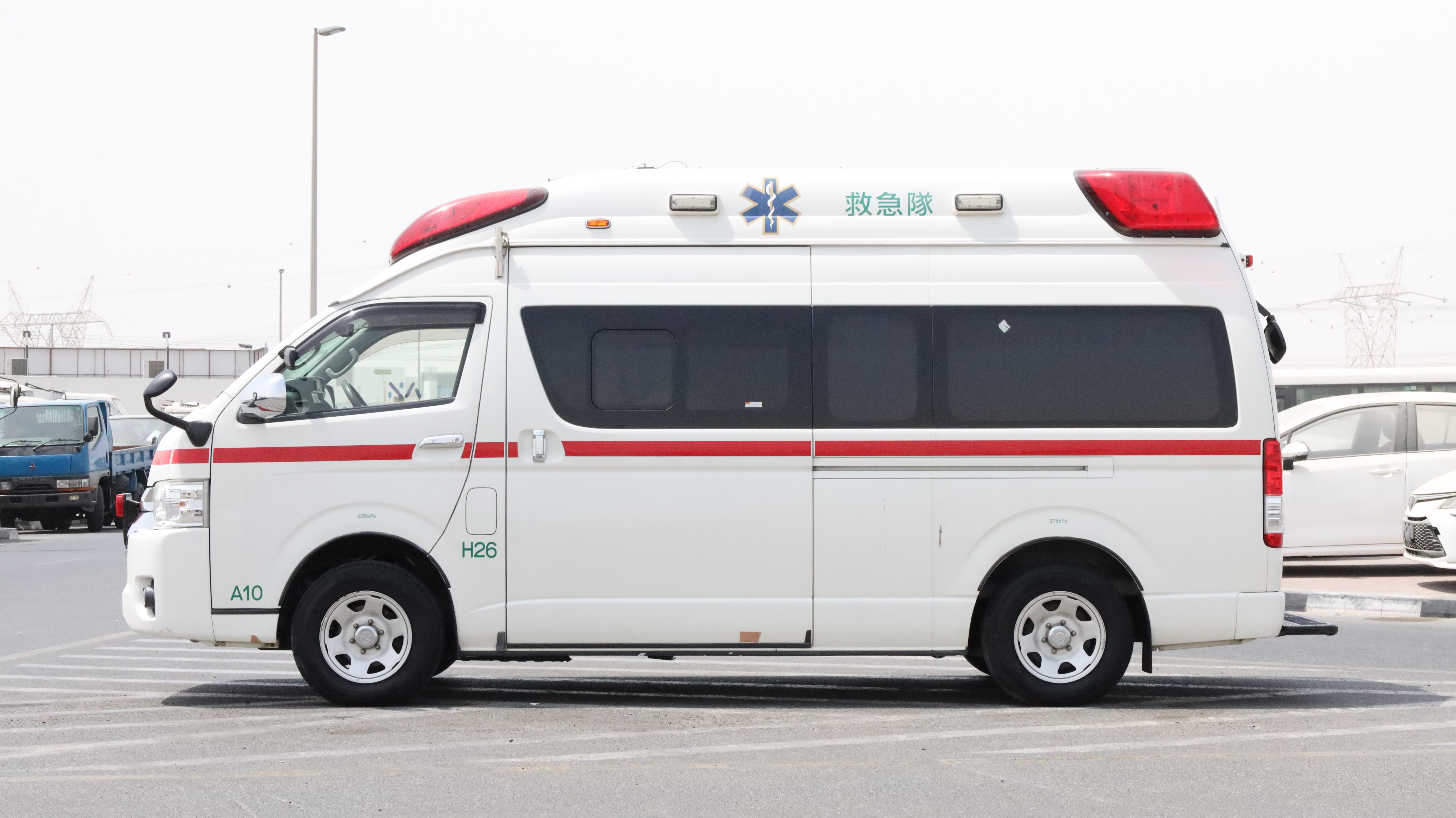 TOYOTA HIACE AMBULANCE