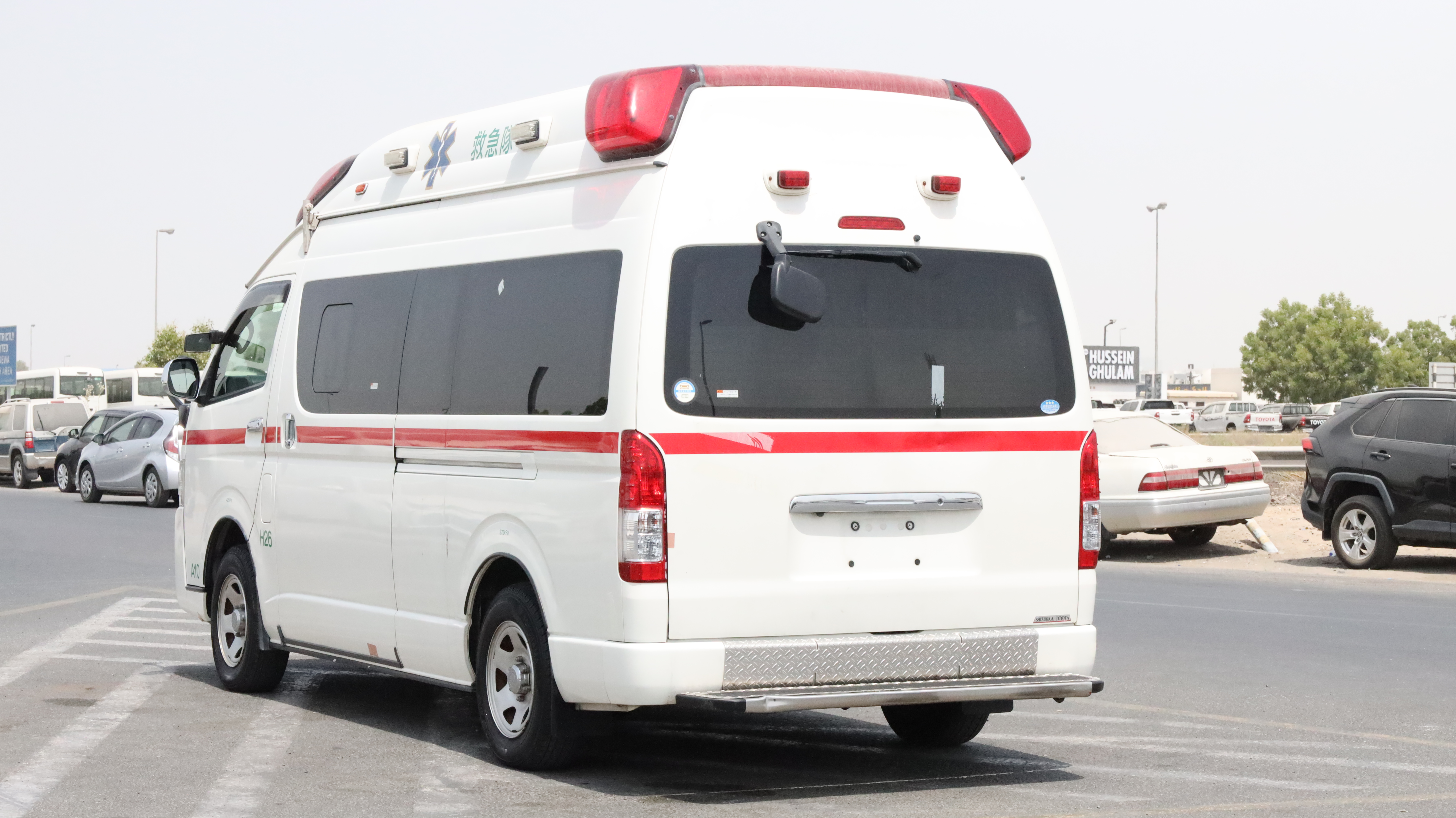 TOYOTA HIACE AMBULANCE