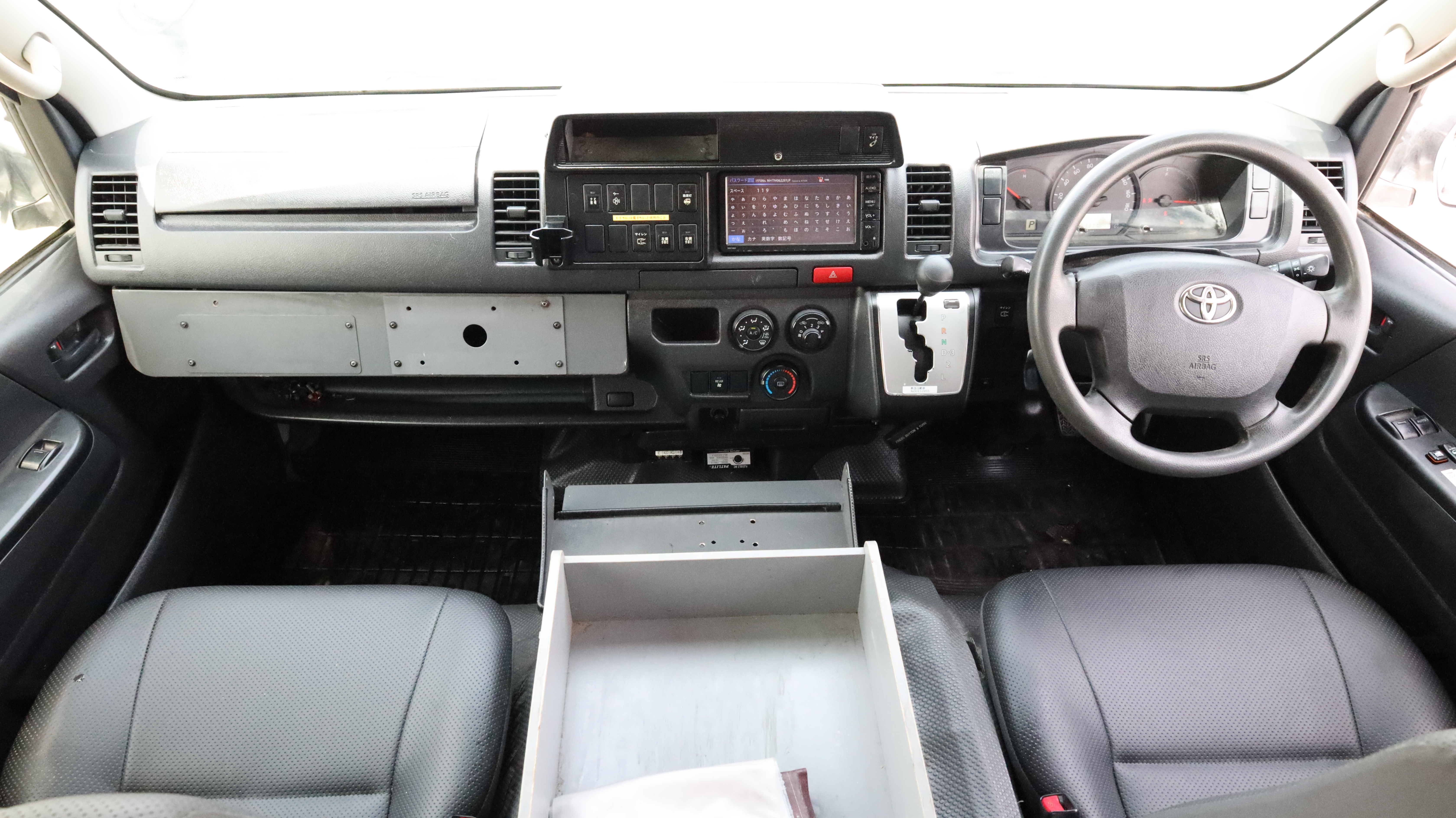 TOYOTA HIACE AMBULANCE