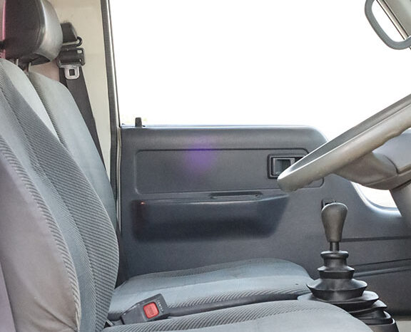 
								TOYOTA DYNA VAN full									